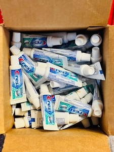 lot 73 image: Box of Crest Whitening wScope Toothpaste