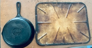 lot 90 image: Lodge 5SK Cast Iron Skillet &amp Pampered Chef Family Heritage Collection Stove Top Grill