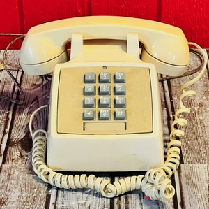 lot 34 image: Vintage Western ElectricBell Systems Push Button Dial Phone