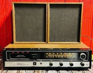 lot 106 image: Vintage Realistic 8 Track Stereo Modulette 808B AMFM System W Speakers