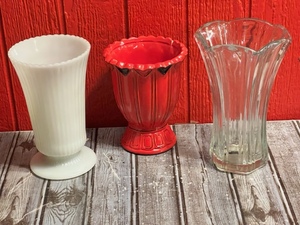 lot 121 image: Vintage E. O. Brody Co. M5000 7 58 Fluted Milk Glass Vase, Anchor Hocking 9 Heavy Chrystal Florence Vase, &amp Nurserymens Exchange Heart Rim Rose Vase