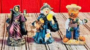 lot 173 image: Vintage Ks Collection 5 12 Singing SkeletonWitty WitchesScarecrow-N-Straw