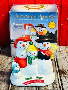 lot 184 image: Vintage 1990 Aldon Christmas Treasures Fine Quality Hand-Painted Porcelain Bisque Snowman Family Music Box - Certified Premium Fine-Grain Porcelain - Plays White Christmas