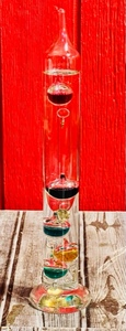 lot 204 image: Very Cool Indoor Glass Thermometer