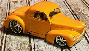 lot 210 image: I-Rods Jada 124 Scale Willys Coupe No. 90668