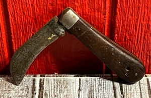 lot 217 image: Vintage Camillus Wood Handle Hawkbill Pocket Knife No. 1