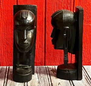 lot 219 image: Vintage 9 12 African Art Bookends