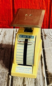 lot 225 image: Vintage 60s Weight Watchers Official Food Measurement Scale