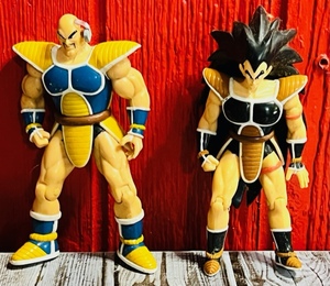 lot 236 image: Two 2000 Dragon Ball Z Action Figures
