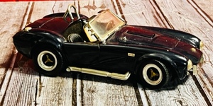 lot 245 image: Road Legends 118 Scale 1964 Shelby Cobra 427SC Die-Cast Metal Collectible Car