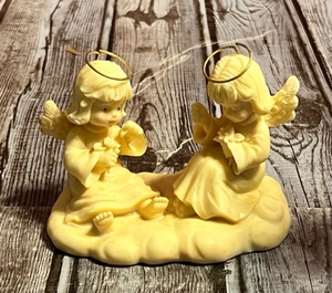 lot 248 image: 1994 Studio Collection Heavenly Angels by Tom Rubel-She loves me She loves me not