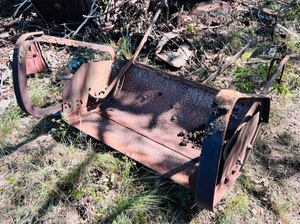 lot 31 image: Vintage Tractor Dirt Scoop