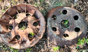 lot 58 image: AntiqueVintage Rear Tractor Weights