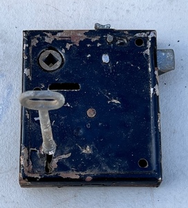 lot 65 image: Antique Rim Lock WSkeleton Key