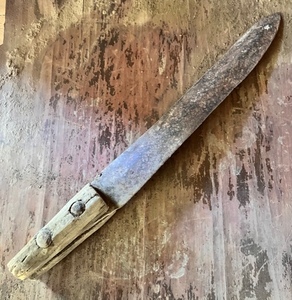 lot 68 image: Primative Hand-Crafted Antique Short Sword