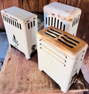 lot 152 image: Three Small Vintage Gas Heaters