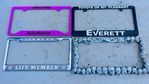 lot 172 image: Skull License Plate Ring W Three Others