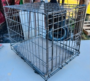 lot 116 image: Roll Around KennelAnimal Cage W Easy Cleanout Tray