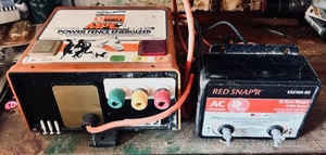 lot 42 image: Red Snapr Model EAC10A-RS 10Acre Fence Energizer &amp Snell MPE2 Power Fence Energizer