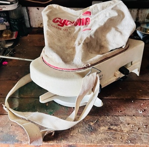 lot 79 image: VINTAGE CYCLONE SEEDER HAND HELD CRANK SEED SPREADERSOWERPLANTER 1A1 CANVAS