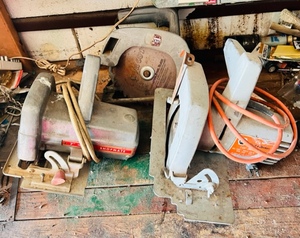 lot 80 image: Vintage 7 Shopmate Clutch Saw, 1-14hp Black &amp Decker 7-14 Circular Saw, &amp Undetermined Brand Vintage Circular Saw