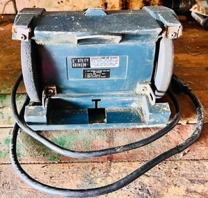lot 82 image: Vintage Montgomery Ward 5 Utility Grinder