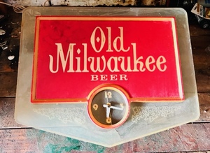 lot 13 image: Old Milwaukee Beer Adverising Sign WClock