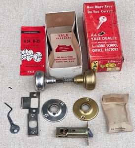 lot 174 image: Vintage Yale Residential Tubular Lock H-34H-35 In Box