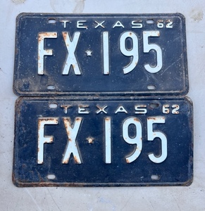 lot 9 image: Matching Front &amp Back 1965 Texas License Plates FX-195