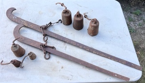 lot 10 image: Antique CottonTobaccoHay Bar Scales (60 &amp 100lbs.) W Weights