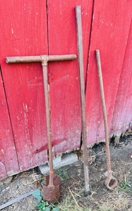 lot 205 image: Three Heavy Duty Farm &amp Tractor Tools