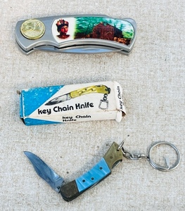 lot 218 image: Harriet Tubman Commemorative Pocket Knife &amp Key Chain Lock Blade Knife
