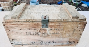 lot 245 image: Vintage 40mm Practice Rounds Ammunition Box