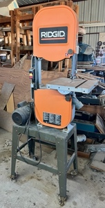 lot 1 image: Rigid 14 Band Saw