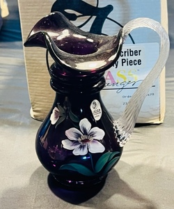 lot 4 image: 2001 Fenton Glass Messenger Exclusive #111 - Signed by Nancy Fenton - Subscriber Piece Only