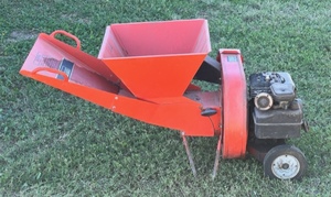 lot 20 image: Montgomery Ward Wood Chipper W 5hp Briggs &amp Stratton Engine - For Material up to Two Inches Thick&nbsp