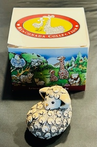 lot 36 image: Vintage Rinconada Sheep Lamb Clay Figurine #170 Uruguay