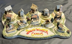 lot 41 image: 1991-92 Hand-Made David Winters Cameos Bright Cottages FullComplete Set
