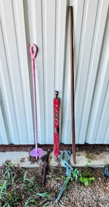 lot 53 image: Two Lever Chain Binders, Railroad Pry Bar, Tractor Ball Hitch, &amp Chain Anchor
