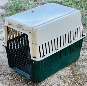 lot 168 image: Retriever Large Pet KennelCarrier