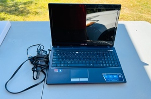 lot 147 image: Asus A53U Series Laptop WCharger