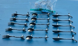 lot 181 image: Fifteen Vintage Aram Fork, Spoon, &amp Knife DrawerCabinet Door Pulls