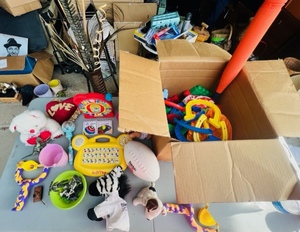 lot 196 image: Big Lot of Childrens Toys - Everything from Army Men to See And Says