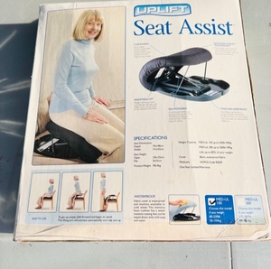 lot 207 image: Uplift Seat Assist Lift Cushion