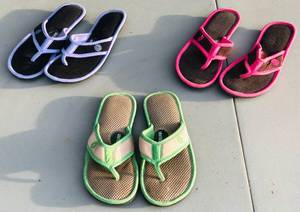 lot 212 image: Three Pair of Smartdog Flip-Flops Size 5.5-6