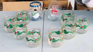 lot 227 image: Lot of 10 Holiday Tumblers