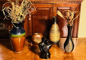 lot 243 image: Beautiful Wood & Ceramic Vases WFamily With Newborn Statue
