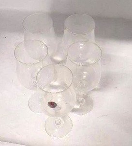 lot 28 image: Cristallerie Zwiesel crystal wine glasses (5)