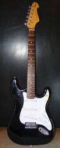 lot 2 image: Spectrum SSS STRAT STYLE Solid Body Electric Guitar