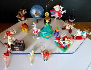 lot 17 image: DISNEY ORNAMENT COLLECTION AS SHOWN